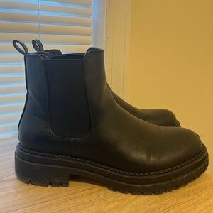 Arizona Jean Co. Malvern Black Lug Sole Chelsea Boots - 9.5M